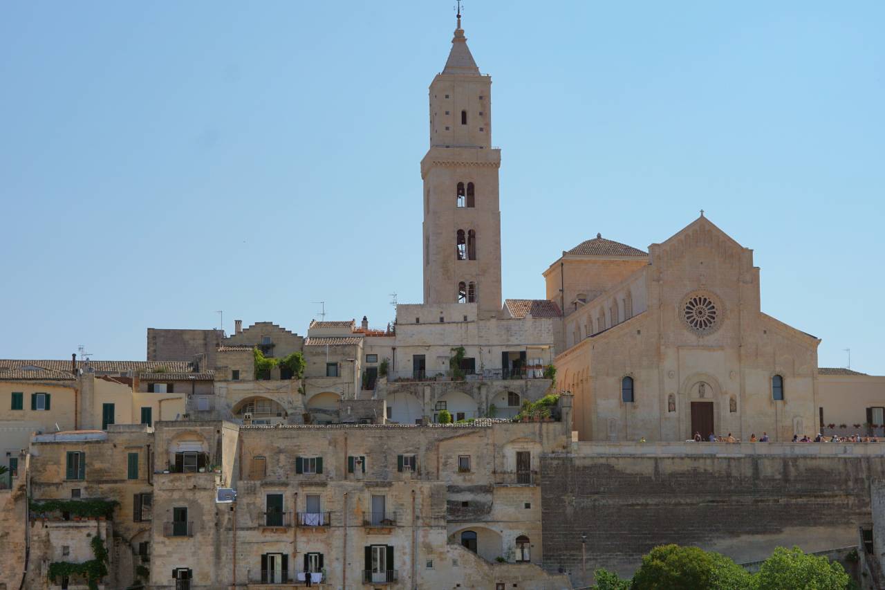 how to get from bari to matera